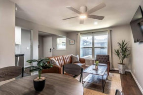 Roomy Urban Apartment Montrose! Free Parking #1
